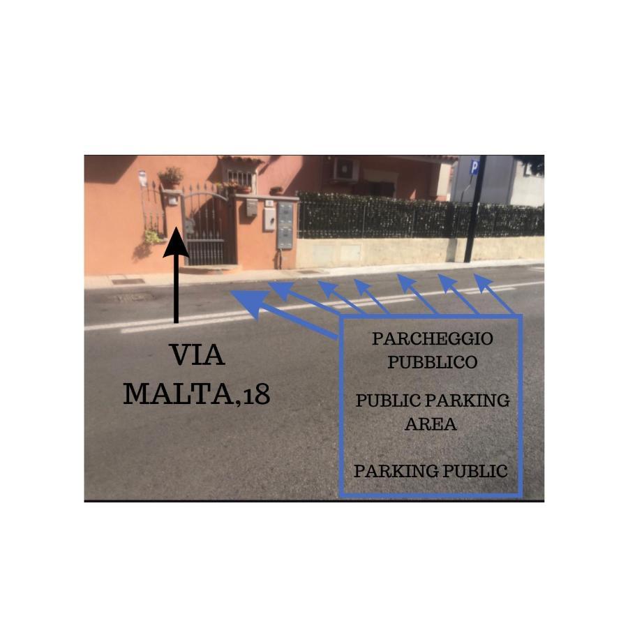 EXCLUSIVE USE- USO ESCLUSIVO - La Maison de Gioel - ENTIRE HOUSE - INTERA CASA - WITH KITCHENETTE - CON CUCININO - WITH WASHING MACHINE - CON LAVATRICE - FREE PUBLIC PARKING IN FRONT OF THE HOUSE - PARCHEGGIO PUBBLICO GRATUITO DIFRONTE ALLA CASA Olbia Esterno foto