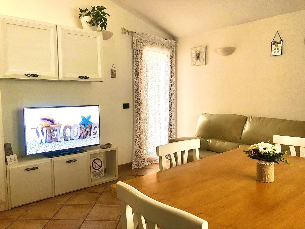 EXCLUSIVE USE- USO ESCLUSIVO - La Maison de Gioel - ENTIRE HOUSE - INTERA CASA - WITH KITCHENETTE - CON CUCININO - WITH WASHING MACHINE - CON LAVATRICE - FREE PUBLIC PARKING IN FRONT OF THE HOUSE - PARCHEGGIO PUBBLICO GRATUITO DIFRONTE ALLA CASA Olbia Esterno foto