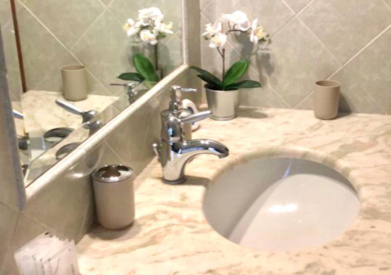 EXCLUSIVE USE- USO ESCLUSIVO - La Maison de Gioel - ENTIRE HOUSE - INTERA CASA - WITH KITCHENETTE - CON CUCININO - WITH WASHING MACHINE - CON LAVATRICE - FREE PUBLIC PARKING IN FRONT OF THE HOUSE - PARCHEGGIO PUBBLICO GRATUITO DIFRONTE ALLA CASA Olbia Esterno foto