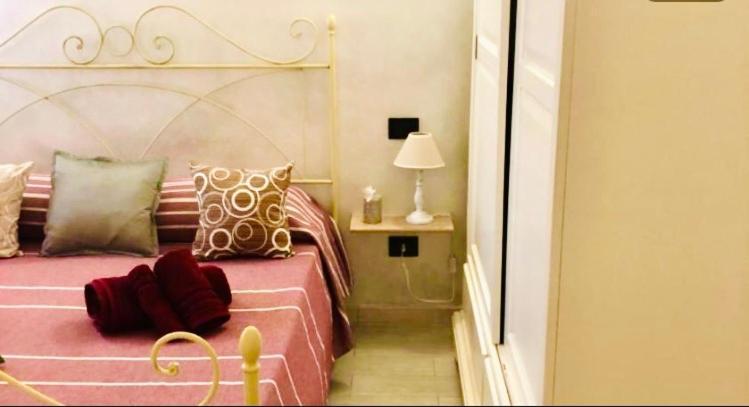 EXCLUSIVE USE- USO ESCLUSIVO - La Maison de Gioel - ENTIRE HOUSE - INTERA CASA - WITH KITCHENETTE - CON CUCININO - WITH WASHING MACHINE - CON LAVATRICE - FREE PUBLIC PARKING IN FRONT OF THE HOUSE - PARCHEGGIO PUBBLICO GRATUITO DIFRONTE ALLA CASA Olbia Esterno foto