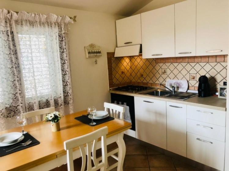 EXCLUSIVE USE- USO ESCLUSIVO - La Maison de Gioel - ENTIRE HOUSE - INTERA CASA - WITH KITCHENETTE - CON CUCININO - WITH WASHING MACHINE - CON LAVATRICE - FREE PUBLIC PARKING IN FRONT OF THE HOUSE - PARCHEGGIO PUBBLICO GRATUITO DIFRONTE ALLA CASA Olbia Esterno foto